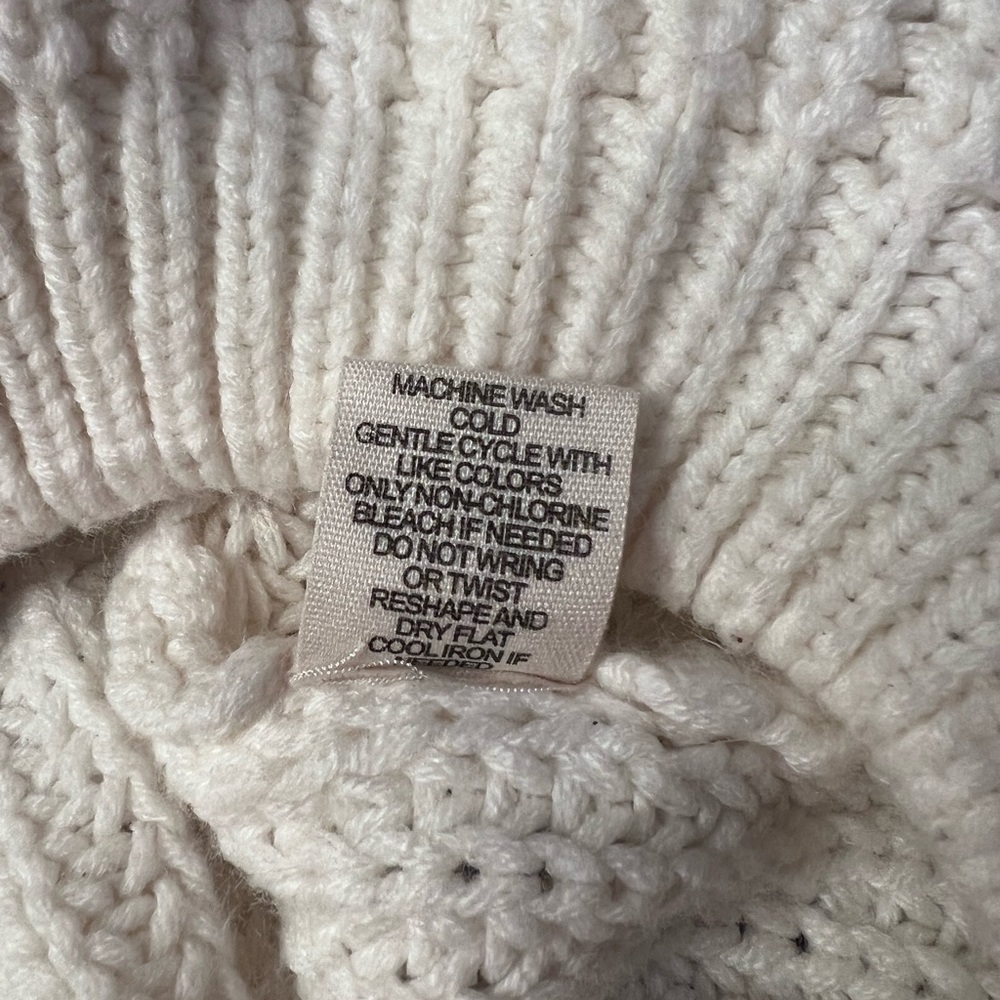 EUC Moon and Madison white crop sweater oversized turtleneck size M - Picture 4 of 5